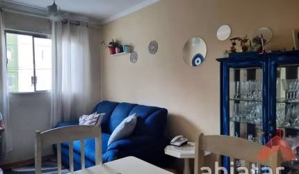 Apartamento à venda no Parque Pinheiros - Taboão da Serra, SP, com 2 dormitórios e 01 vaga