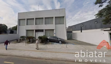 Prédio Comercial com Área Total: 1000m², 600m² de terreno, Vagas de Garagem: 16 vagas