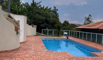 Chácara à Venda em Mairiporã: Porteira Fechada!