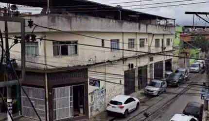 Sobrado de 3 dormitórios com vaga de garagem - Jardim Comercial