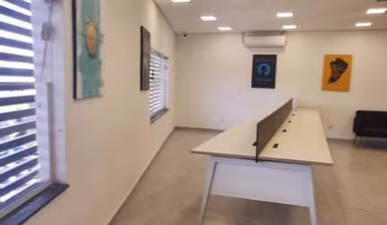 EXCELENTE SALA PARA LOCAÇÃO NO CENTRO DO TABOÃO - SP