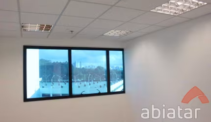 Sala para alugar - Jardim Maria Rosa - Taboão da Serra