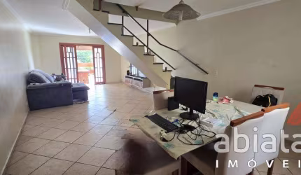 Negócio Imperdível! Casa Ampla, Moderna e com Condição Especial – Não Deixe Escapar!