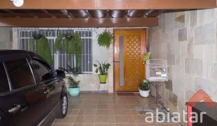 Casa Grande e Linda - Bem Localizada!