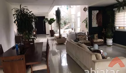 Linda Casa a Venda