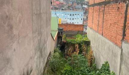 TERRENO COM CASA - JD. NOVO CAMPO LIMPO - EMBU DAS ARTES