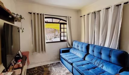 Vende-se Sobrado Amplo com 3 Quartos e Edícula - Rua África, Parque Monte Alegre, Taboão da Serra