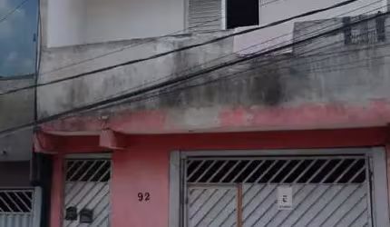 Residência Dupla com Entradas Individuais e Conforto Garantido no Jd Novo Record!