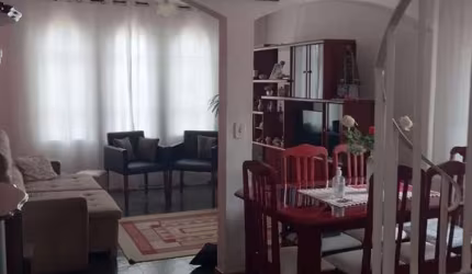 Casa à venda com 200m², 3 quartos e 2 vagas