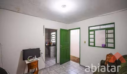 Casa à venda com 242m², 2 quartos e 1 vaga