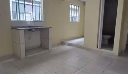 Casa para alugar com 50m², 1 quarto e sem vaga