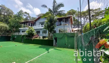 Casa Ampla com 4 Suítes no Condomínio Iolanda - Taboão da Serra