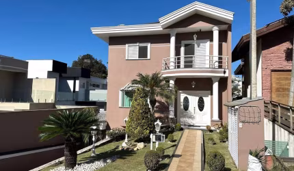 Casa à Venda em Aruã, Mogi das Cruzes - SP