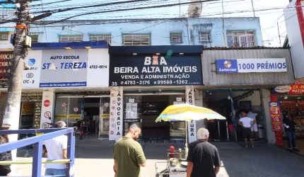 Conjunto Comercial com 3 salões comerciais e 5 salas no primeiro andar