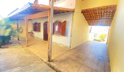 Casa com 4 quartos à venda na Manoel Sampaio, 138, Candelária, Belo Horizonte por R$ 799.000