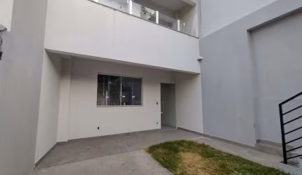 Casa com 2 quartos à venda na Rua Marlene Mendes Pereira, 17, Céu Azul, Belo Horizonte por R$ 380.000