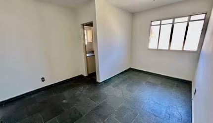 Casa em condomínio fechado com 3 quartos para alugar na José Sanguinete, 105, São João Batista, Belo Horizonte por R$ 900