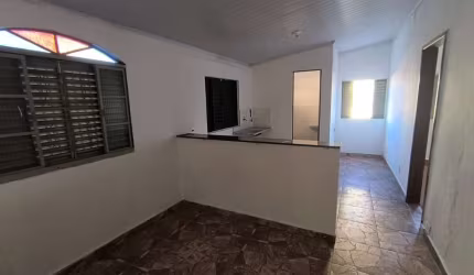 Casa com 2 quartos para alugar na Águas Formosas, 996, Pedra Azul, Contagem por R$ 1.100