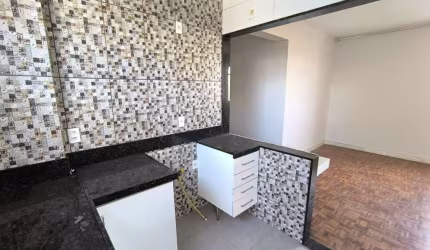 Apartamento com 2 quartos para alugar na Rua Doutor Álvaro Camargos, 1790, São João Batista, Belo Horizonte por R$ 1.400