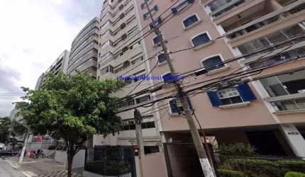 Conjunto comercial 30m², 01 banheiro e 01 vaga de garagem.  Condomínio com recepção e segurança 24hrs.  Excelente localização entre as Ruas Bandeira