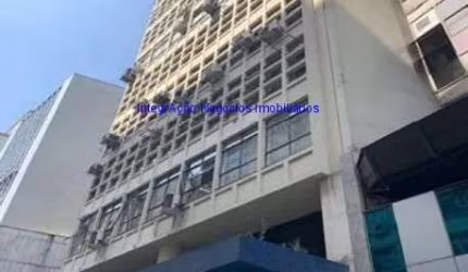 Conjunto Comercial 330m² e 04 banheiros.  Condomínio com segurança e recepção.  Excelente localização à 4 minutos para a estação do metrô Republica