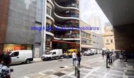 Loja 28,84m² e 01 banheiro.  Condomínio com recepção e segurança.  Excelente localização á 6 minutos andando para as estações de metrô Anhangabaú