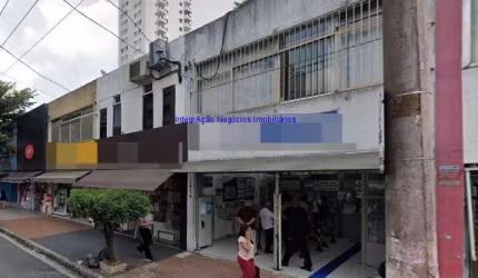 Loja 110m² e 01 banheiro.  Excelente localização, entre as Ruas Professor Atílio Innocenti, Jose Gonçalves Pereira e Comendador Miguel Calfat.