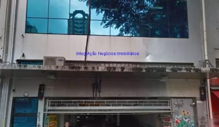 Loja 783m²,  08 banheiros e 02 vagas de garagem.  Excelente localização á 9 minutos andando para a estação do metrô Consolação; Entre as Ruas Costa
