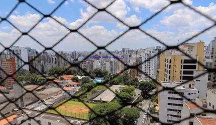Apartamento 60m², 01 dormitório e 01 banheiro.  Condomínio com segurança e portaria.  Excelente localização