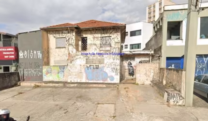 Terreno 347m².  Excelente localização entre as Ruas Tito, Luís Martins e João Anes.; Próximo da estação de trem Lapa.