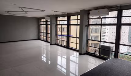 Conjunto Comercial 100m² e 02 banheiros.    Condomínio com recepção e segurança.  Excelente localização á 7 minutos andando para a estação do metrô