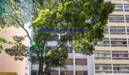 Apartamento 53m², 02 dormitórios e 01 banheiro.  Condomínio com portaria e segurança.  Excelente localização, entre as Ruas Marques de Itu
