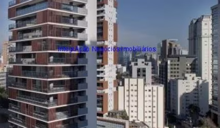 Apartamento 252m², 04 dormitórios (sendo suítes), 05 banheiros e 04 vagas de garagem.  Condomínio com portaria, segurança, piscina, salão de festa