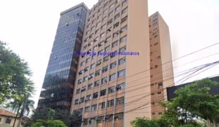 Conjunto comercial 80m², 02 banheiros e 01 vaga de garagem.  Condomínio com portaria, segurança e recepção.  Excelente localização