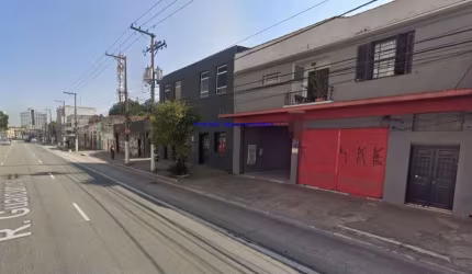 Loja 800m² e 02 banheiros.  Excelente localização entre as Ruas Duilo, Claudio e faustolo; Proximo da estação de trem Agua Branca.