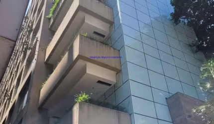 Prédio Comercial 4.023m², Possui 9 andares, 01 copa em cada andar, 03 banheiros em cada andar e 95 vagas na garagem;