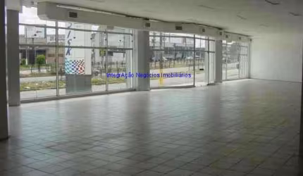 Armazem  3.432m², 04 banheiros e 12 vagas na garagem. Excelente localização, á 5 minutos andando para a Estação do Metrô Imperatriz Leopoldina;