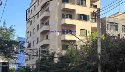 Apartamento 162m², 03 dormitórios (sendo 01 suíte) e 03 banheiros.  Condomínio com Segurança e Portaria.  Excelente localização