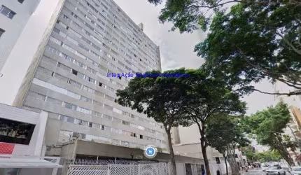 Apartamento 90m², 02 dormitórios, 02 banheiros e 01 vaga na garagem.  Condomínio com portaria e segurança.  Excelente localização