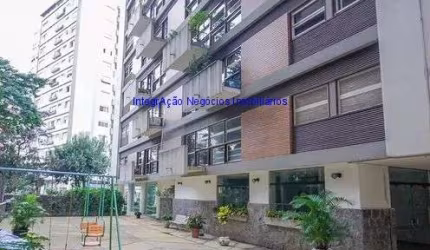 Apartamento 150m², 03 dormitórios (sendo 01 suíte), 03 banheiros e 01 vaga na garagem.  Condomínio com portaria, segurança, playground