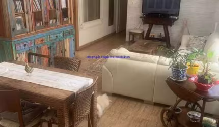 Apartamento MOBILIADO 144m², 03 dormitórios, 02 banheiros e 01 vaga na garagem;  Condomínio com Segurança e Portaria.  Excelente localização