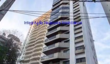 Condomínio com portaria, segurança, piscina, academia, playground, salão de jogos   e salão de festa.  Excelente localização entre as Ruas  Turiassu,