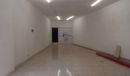 Loja 130m², 01 banheiro e 03 vagas de garagem.  Excelente localização á 2 minutos andando para a estação do metrô Santa Cecilia;