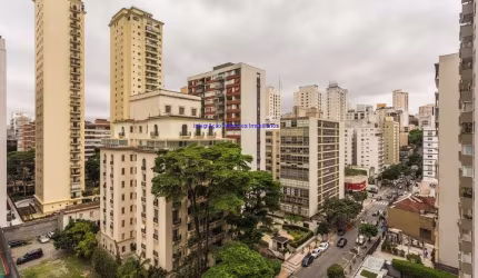 Apartamento 180m², 04 dormitórios (sendo 01 suíte), 03 banheiros e 02 vagas na garagem.  Condomínio com portaria, segurança, playground