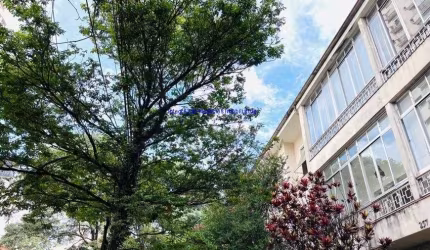 Apartamento 132m², 03 dormitórios, 02 banheiros e 01 vaga na garagem.  Condomínio com portaria, segurança 24hrs.  Excelente localização