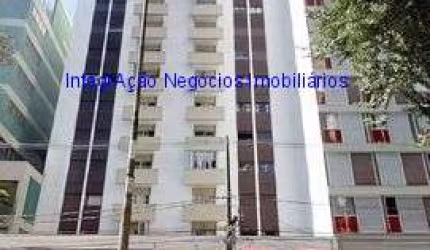 Apartamento 40m², 01 dormitório, 01 banheiro e 01 vaga de garagem.  Condomínio com portaria, segurança 24hrs.  Excelente localização