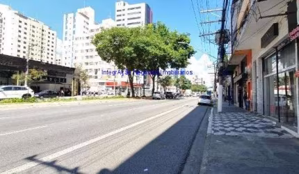 Prédio Comercial 600m², 01 copa, 04 salas e 10 banheiros.  Excelente localização á 3 minutos andando para a estação do metrô Saúde