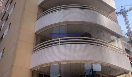 Apartamento 144m², 04 dormitórios (sendo 02 suítes), 03 banheiros e 02 vagas na garagem.  Condomínio com portaria, segurança 24hrs, piscina