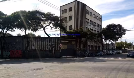 Galpão 1176m².  Excelente localização entre as Ruas Freire da Silva, Alexandrino da Silveira Bueno e Avenida do estado.