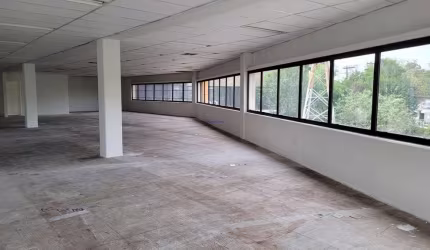 Conjunto Comercial 406,83m², 04 banheiros e 10 vaga na garagem.  Condomínio com recepção e segurança 24hrs.  Excelente localização
